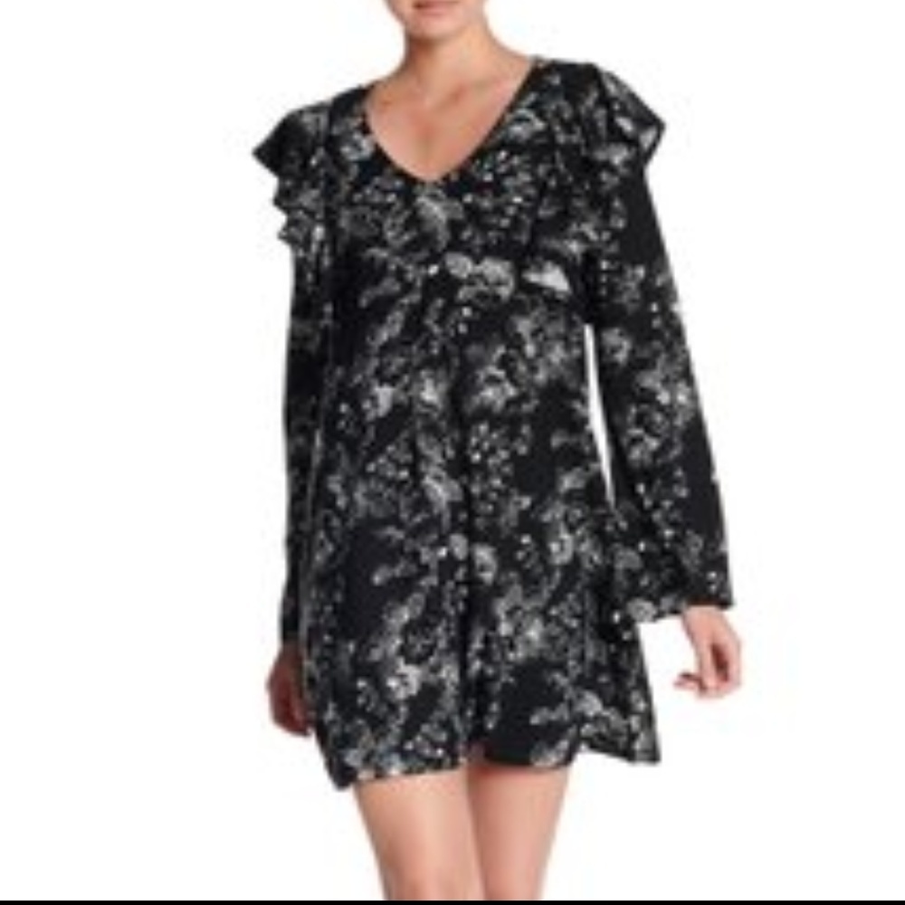 Free Press women ruffled shift dress black floral